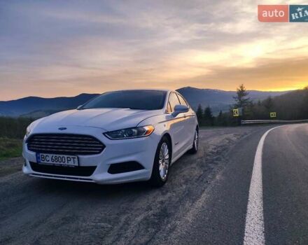 Белый Форд Фьюжн, объемом двигателя 2 л и пробегом 215 тыс. км за 10550 $, фото 2 на Automoto.ua