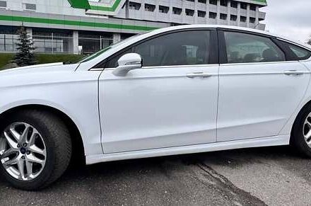 Білий Форд Фьюжен, об'ємом двигуна 2.5 л та пробігом 230 тис. км за 8000 $, фото 4 на Automoto.ua