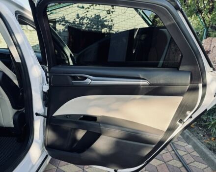 Форд Фьюжн 2015 в Днепре (Днепропетровске) на Automoto.ua Белый Форд Фьюжн, объемом двигателя 2 л и пробегом 166 тыс. км за 11000 $, фото 7 на Automoto.ua