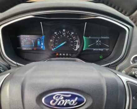 Білий Форд Фьюжен, об'ємом двигуна 2 л та пробігом 130 тис. км за 14900 $, фото 29 на Automoto.ua