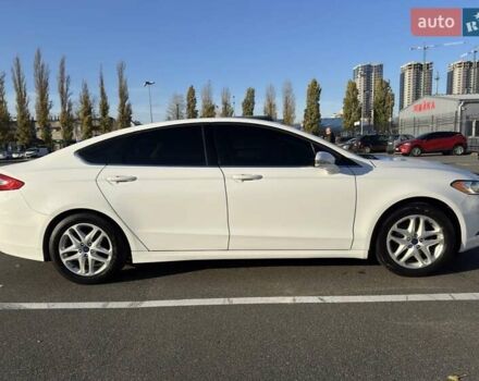 Белый Форд Фьюжн, объемом двигателя 2.49 л и пробегом 138 тыс. км за 11900 $, фото 3 на Automoto.ua