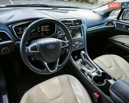 Білий Форд Фьюжен, об'ємом двигуна 2 л та пробігом 108 тис. км за 15000 $, фото 17 на Automoto.ua