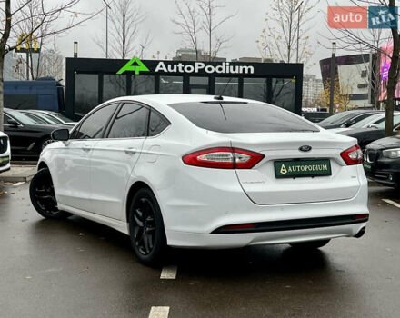 Білий Форд Фьюжен, об'ємом двигуна 2.49 л та пробігом 201 тис. км за 9300 $, фото 9 на Automoto.ua