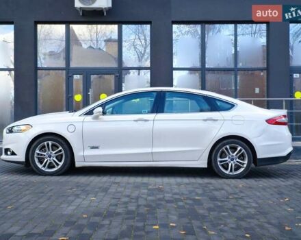 Білий Форд Фьюжен, об'ємом двигуна 2 л та пробігом 108 тис. км за 15000 $, фото 5 на Automoto.ua