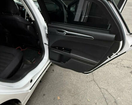 Белый Форд Фьюжн, объемом двигателя 2.5 л и пробегом 240 тыс. км за 9300 $, фото 22 на Automoto.ua