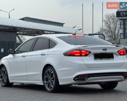 Белый Форд Фьюжн, объемом двигателя 2 л и пробегом 210 тыс. км за 9800 $, фото 3 на Automoto.ua