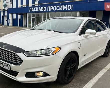 Білий Форд Фьюжен, об'ємом двигуна 2 л та пробігом 176 тис. км за 12500 $, фото 2 на Automoto.ua
