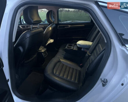 Білий Форд Фьюжен, об'ємом двигуна 2 л та пробігом 203 тис. км за 11500 $, фото 14 на Automoto.ua