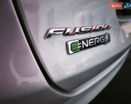 Білий Форд Фьюжен, об'ємом двигуна 2 л та пробігом 108 тис. км за 15000 $, фото 10 на Automoto.ua