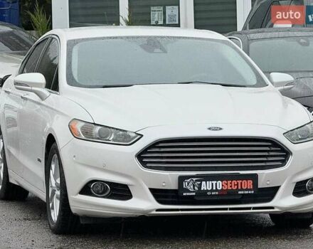 Білий Форд Фьюжен, об'ємом двигуна 2 л та пробігом 127 тис. км за 16000 $, фото 4 на Automoto.ua