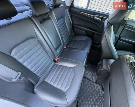 Білий Форд Фьюжен, об'ємом двигуна 2 л та пробігом 175 тис. км за 12800 $, фото 21 на Automoto.ua