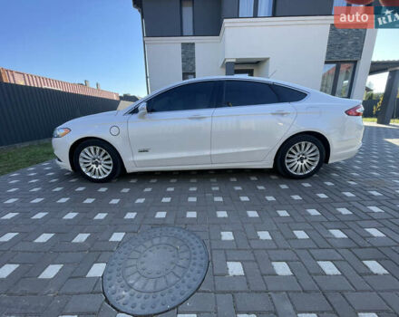 Білий Форд Фьюжен, об'ємом двигуна 2 л та пробігом 180 тис. км за 11400 $, фото 2 на Automoto.ua