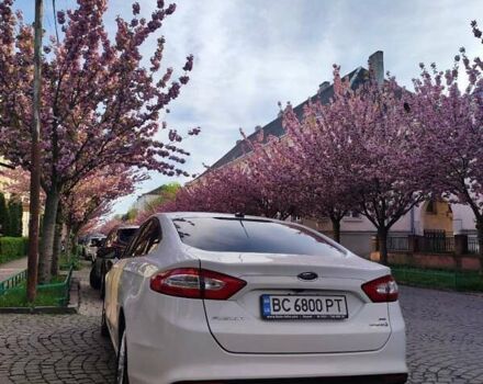 Белый Форд Фьюжн, объемом двигателя 2 л и пробегом 215 тыс. км за 10550 $, фото 4 на Automoto.ua