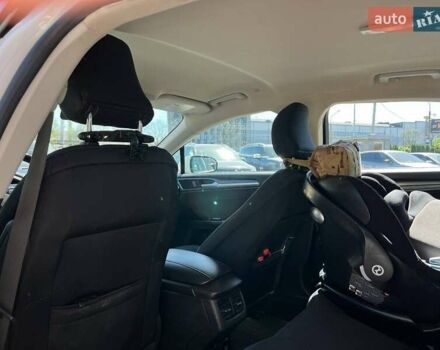 Білий Форд Фьюжен, об'ємом двигуна 2 л та пробігом 75 тис. км за 12900 $, фото 16 на Automoto.ua