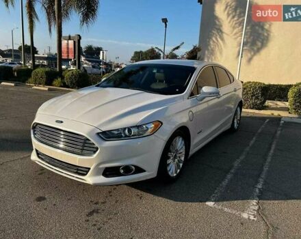 Белый Форд Фьюжн, объемом двигателя 2 л и пробегом 188 тыс. км за 2900 $, фото 1 на Automoto.ua