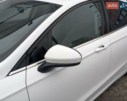 Белый Форд Фьюжн, объемом двигателя 2.5 л и пробегом 127 тыс. км за 10500 $, фото 7 на Automoto.ua