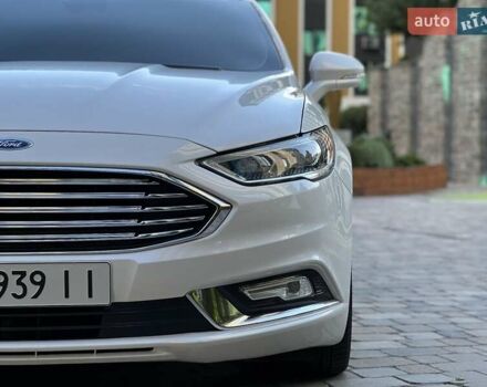 Білий Форд Фьюжен, об'ємом двигуна 2 л та пробігом 128 тис. км за 19000 $, фото 16 на Automoto.ua
