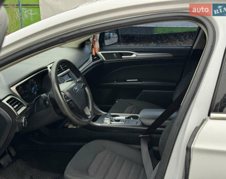 Белый Форд Фьюжн, объемом двигателя 2.49 л и пробегом 215 тыс. км за 8900 $, фото 9 на Automoto.ua