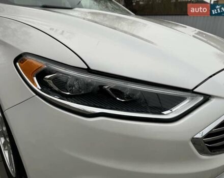 Белый Форд Фьюжн, объемом двигателя 2 л и пробегом 260 тыс. км за 13400 $, фото 32 на Automoto.ua