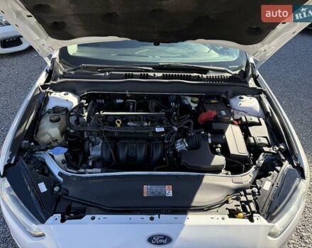 Белый Форд Фьюжн, объемом двигателя 2.49 л и пробегом 250 тыс. км за 8800 $, фото 16 на Automoto.ua