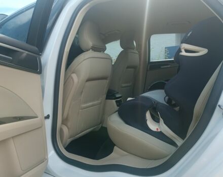 Белый Форд Фьюжн, объемом двигателя 2.5 л и пробегом 138 тыс. км за 12000 $, фото 2 на Automoto.ua