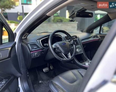 Білий Форд Фьюжен, об'ємом двигуна 2 л та пробігом 128 тис. км за 19000 $, фото 20 на Automoto.ua