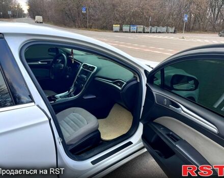 Белый Форд Фьюжн, объемом двигателя 2.5 л и пробегом 192 тыс. км за 12000 $, фото 5 на Automoto.ua