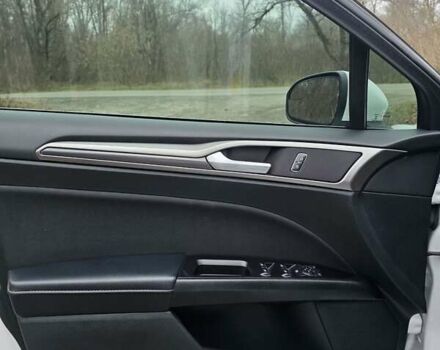 Білий Форд Фьюжен, об'ємом двигуна 2.49 л та пробігом 65 тис. км за 15500 $, фото 15 на Automoto.ua