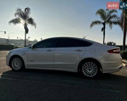 Белый Форд Фьюжн, объемом двигателя 2 л и пробегом 188 тыс. км за 2900 $, фото 5 на Automoto.ua