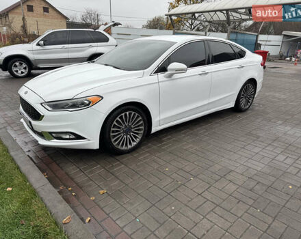 Білий Форд Фьюжен, об'ємом двигуна 2 л та пробігом 236 тис. км за 12999 $, фото 4 на Automoto.ua