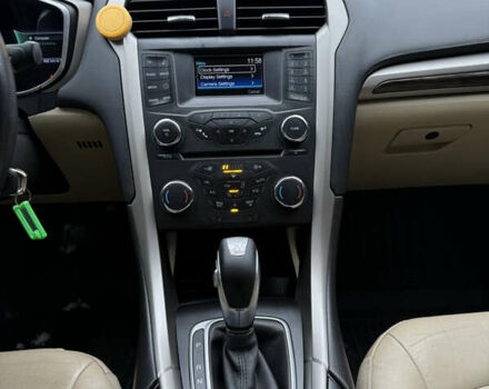 Білий Форд Фьюжен, об'ємом двигуна 2 л та пробігом 352 тис. км за 9800 $, фото 20 на Automoto.ua