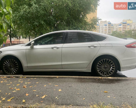 Белый Форд Фьюжн, объемом двигателя 2 л и пробегом 188 тыс. км за 13500 $, фото 3 на Automoto.ua