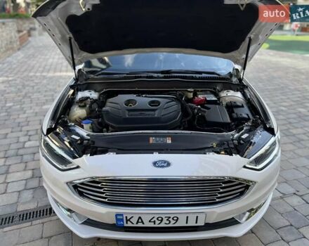 Білий Форд Фьюжен, об'ємом двигуна 2 л та пробігом 128 тис. км за 19000 $, фото 38 на Automoto.ua