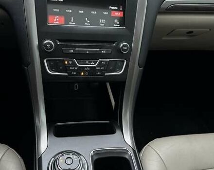 Білий Форд Фьюжен, об'ємом двигуна 2 л та пробігом 126 тис. км за 12000 $, фото 20 на Automoto.ua