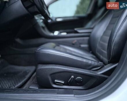 Белый Форд Фьюжн, объемом двигателя 2.49 л и пробегом 204 тыс. км за 12999 $, фото 18 на Automoto.ua