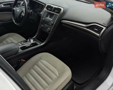 Белый Форд Фьюжн, объемом двигателя 2.5 л и пробегом 127 тыс. км за 10500 $, фото 19 на Automoto.ua