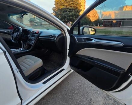 Белый Форд Фьюжн, объемом двигателя 2.5 л и пробегом 145 тыс. км за 11000 $, фото 4 на Automoto.ua