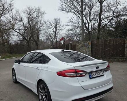 Білий Форд Фьюжен, об'ємом двигуна 2.49 л та пробігом 65 тис. км за 15500 $, фото 4 на Automoto.ua