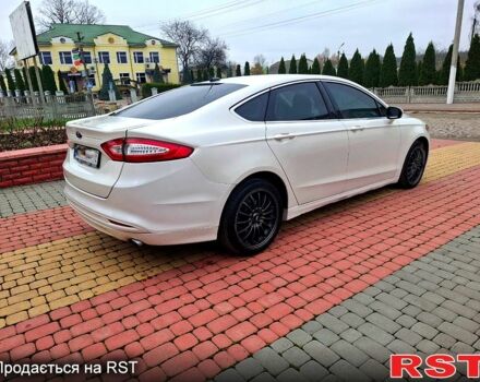 Білий Форд Фьюжен, об'ємом двигуна 1.5 л та пробігом 160 тис. км за 12000 $, фото 3 на Automoto.ua