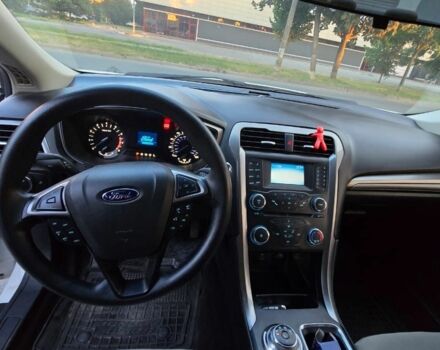 Белый Форд Фьюжн, объемом двигателя 2.5 л и пробегом 145 тыс. км за 11000 $, фото 7 на Automoto.ua