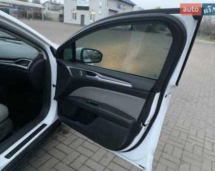 Белый Форд Фьюжн, объемом двигателя 2.5 л и пробегом 160 тыс. км за 10200 $, фото 15 на Automoto.ua