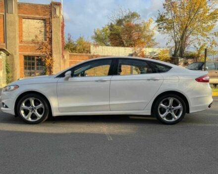 Білий Форд Фьюжен, об'ємом двигуна 2 л та пробігом 77 тис. км за 6200 $, фото 4 на Automoto.ua