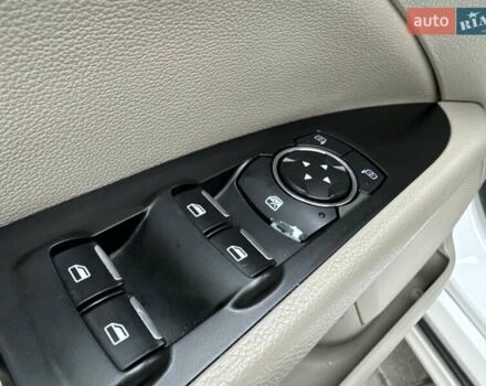 Белый Форд Фьюжн, объемом двигателя 2 л и пробегом 260 тыс. км за 13400 $, фото 18 на Automoto.ua