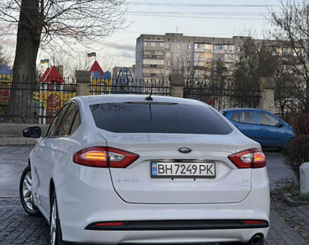 Белый Форд Фьюжн, объемом двигателя 2.5 л и пробегом 125 тыс. км за 11400 $, фото 5 на Automoto.ua