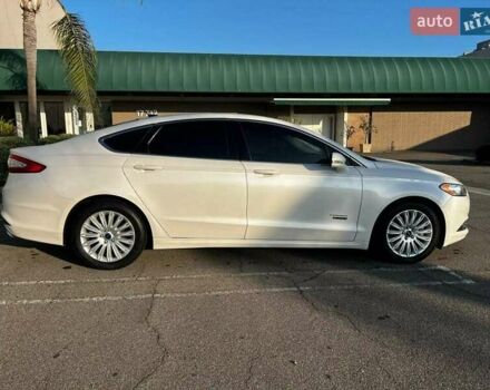 Белый Форд Фьюжн, объемом двигателя 2 л и пробегом 188 тыс. км за 2900 $, фото 12 на Automoto.ua