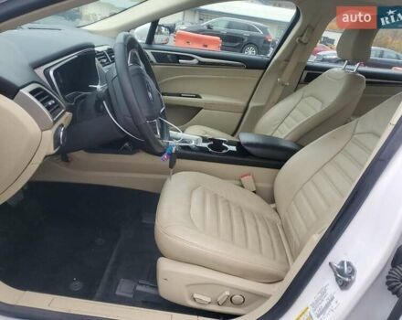 Белый Форд Фьюжн, объемом двигателя 2 л и пробегом 145 тыс. км за 2900 $, фото 6 на Automoto.ua