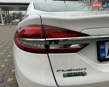 Белый Форд Фьюжн, объемом двигателя 2 л и пробегом 260 тыс. км за 13400 $, фото 33 на Automoto.ua