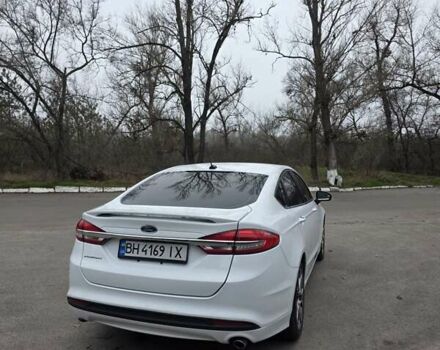 Білий Форд Фьюжен, об'ємом двигуна 2.49 л та пробігом 65 тис. км за 15500 $, фото 5 на Automoto.ua