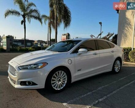 Белый Форд Фьюжн, объемом двигателя 2 л и пробегом 188 тыс. км за 2900 $, фото 4 на Automoto.ua