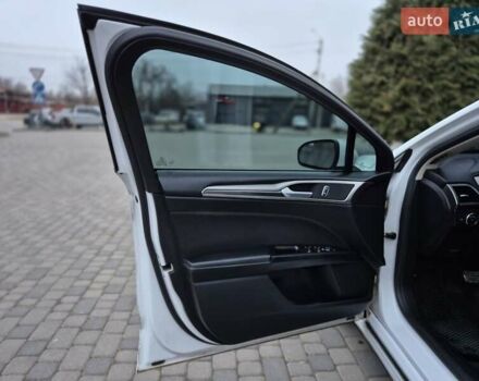 Белый Форд Фьюжн, объемом двигателя 2.49 л и пробегом 204 тыс. км за 12999 $, фото 16 на Automoto.ua